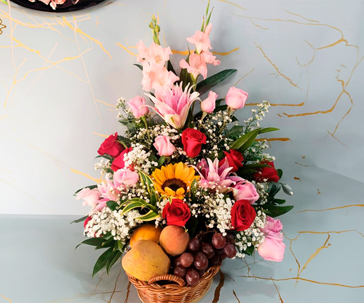 Ramo Frutal Premium en Canasto Ref. 18 - 216