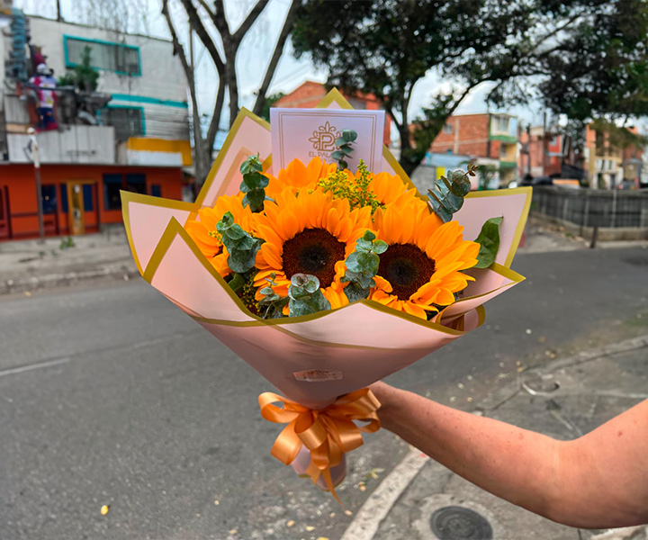Ramo de girasoles ref. Sol eucalipto - 349