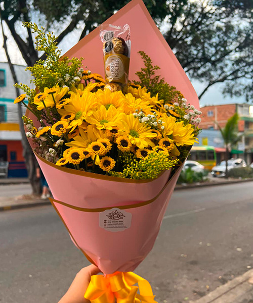 Ramo de flores amarillas ref. Rayos alegria