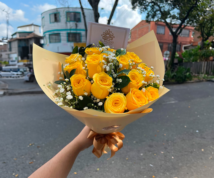Ramo de flores para el dia de la madre ref. Sol radiante de mamá - 305