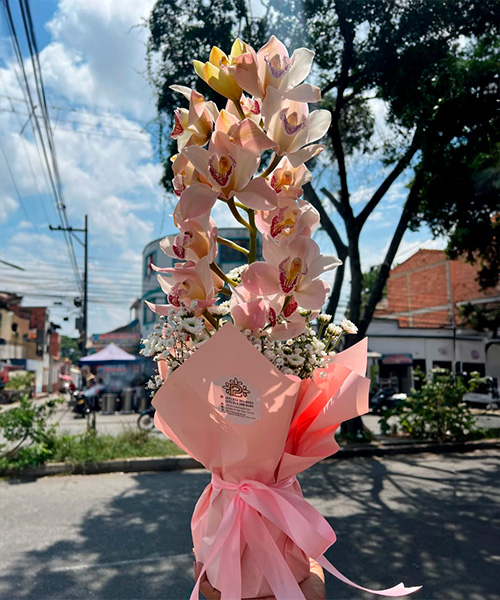 Ramo de orquídeas para el dia de la madre ref. Lujo floral de mamá