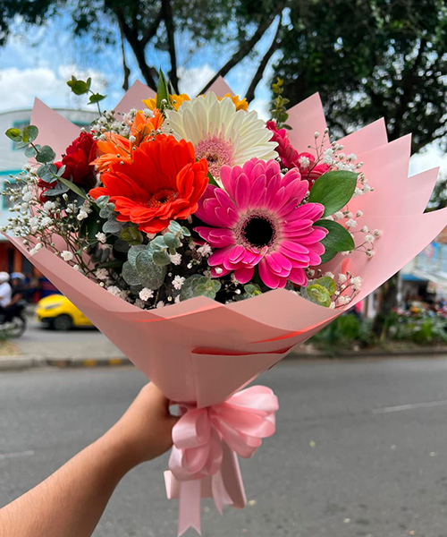 Ramo de flores para el dia de la madre ref. Alegría multicolor de mamá