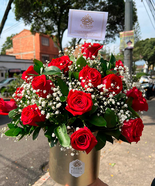 Caja de flores para el dia de la madre ref. Mamá amor infinito