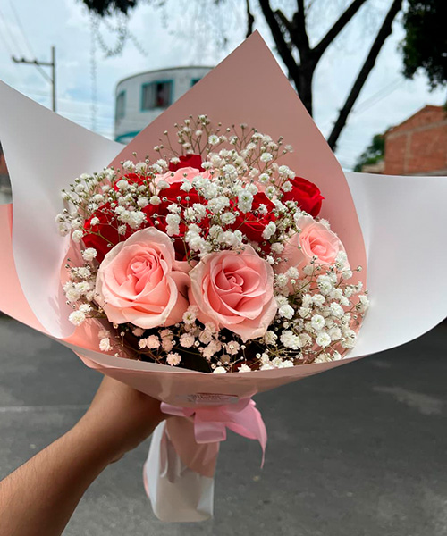 Ramo de flores ref. caricia de corazones