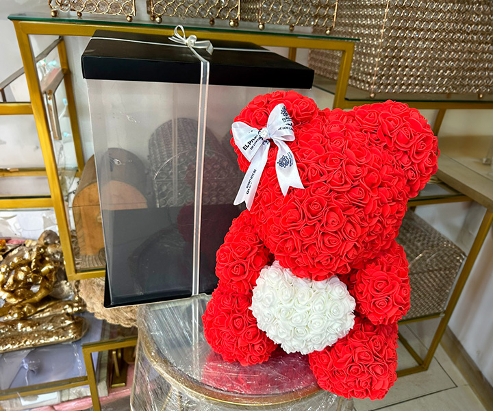 Oso de flores teddy con corazón color rojo - 213