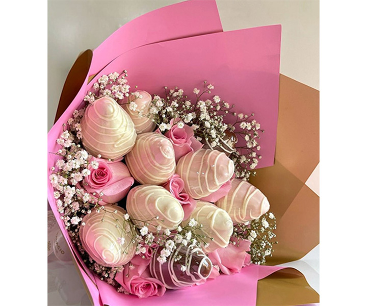 Ramo de rosas y fresas magia y dulzura - 258